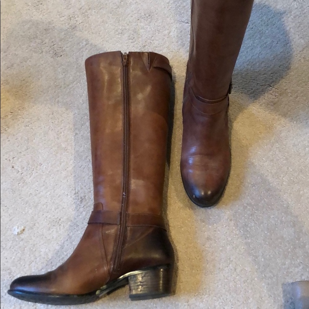 Boots - Picture 2 of 3